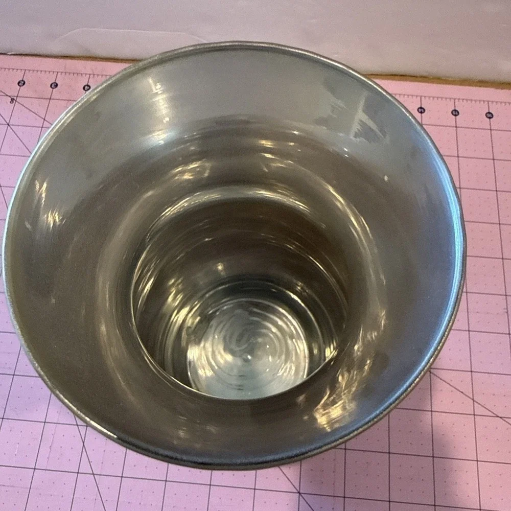 Gold‎ Metallic Vase With Matte Finish